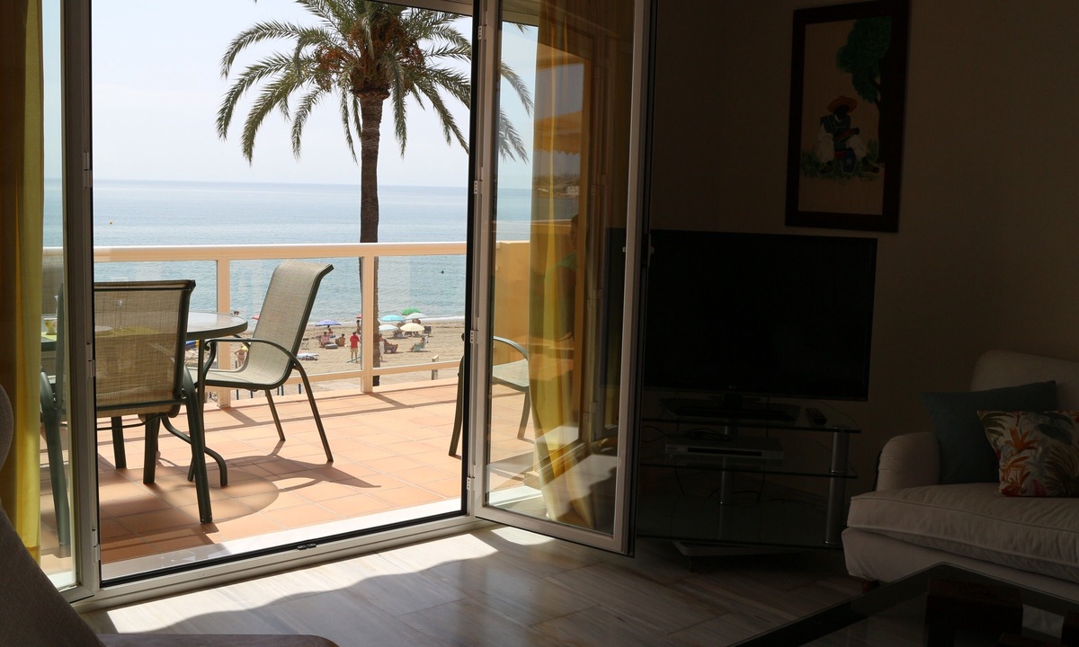 La Cala de Mijas Apartment | La Cala de Mijas. First line of beach in Arruzafa Playa