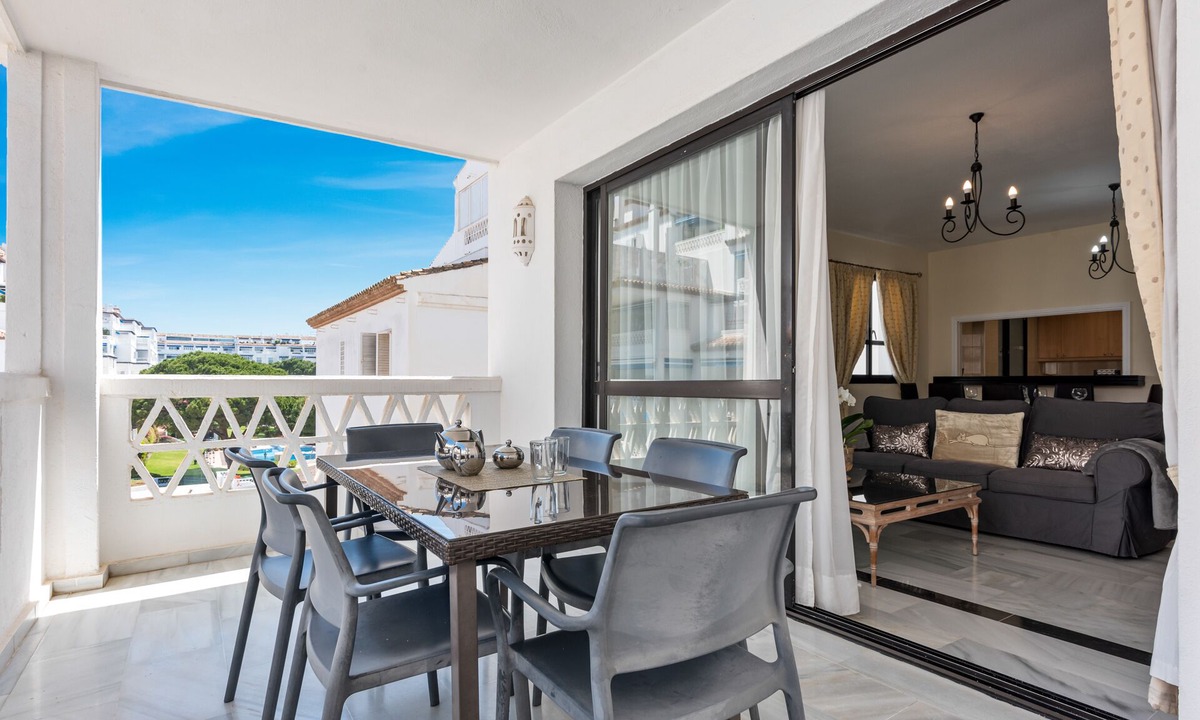 Puerto Banus Apartment | Beachside Puerto Banus Stunning Apartment 312