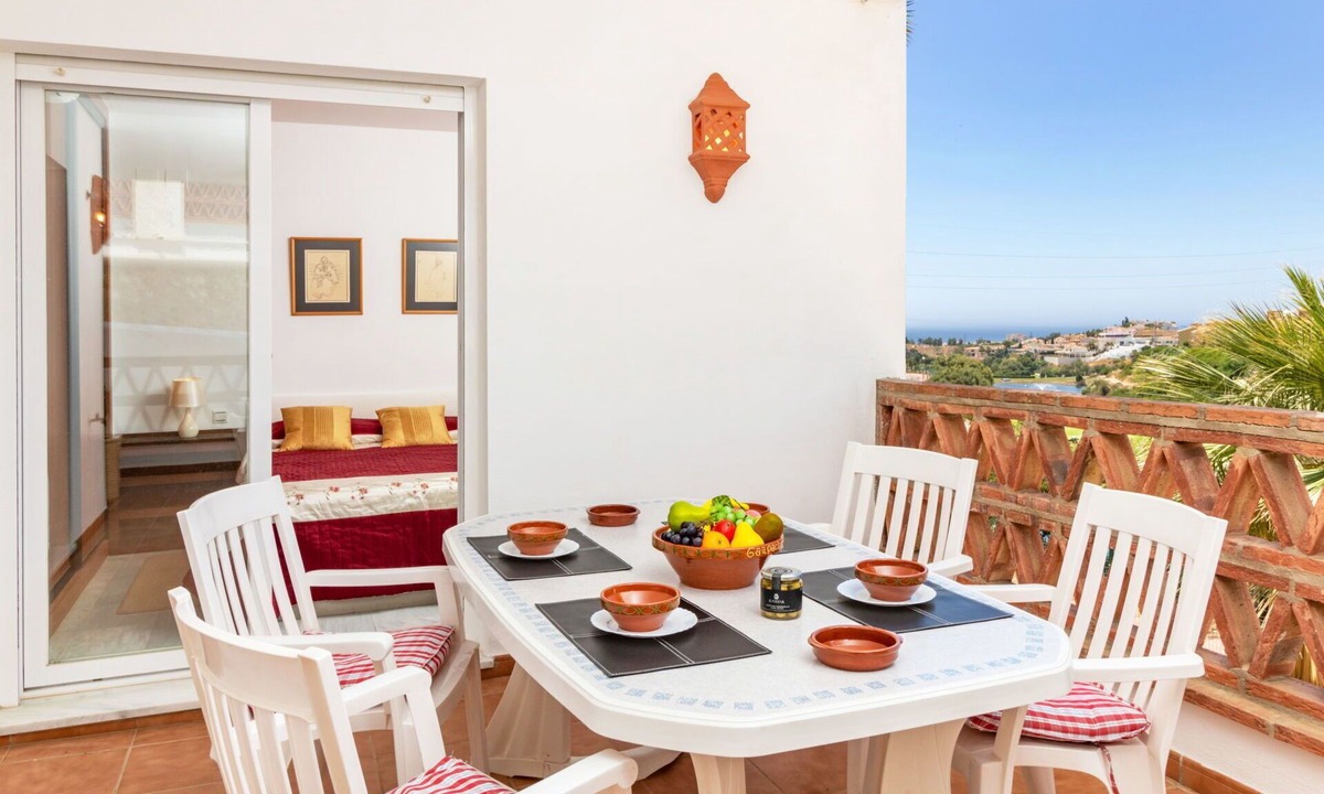 Mijas Apartment | Beautiful apartment for 4 guests with A/C, WIFI, pool, TV and terrace