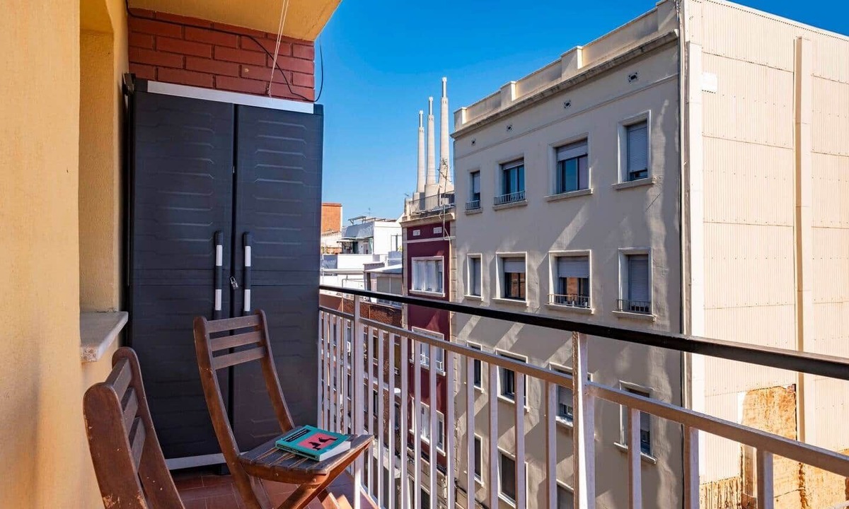 Sant Adria de Besos Apartment | 5 Min. to the sea and 15 Min. to Barcelona Center