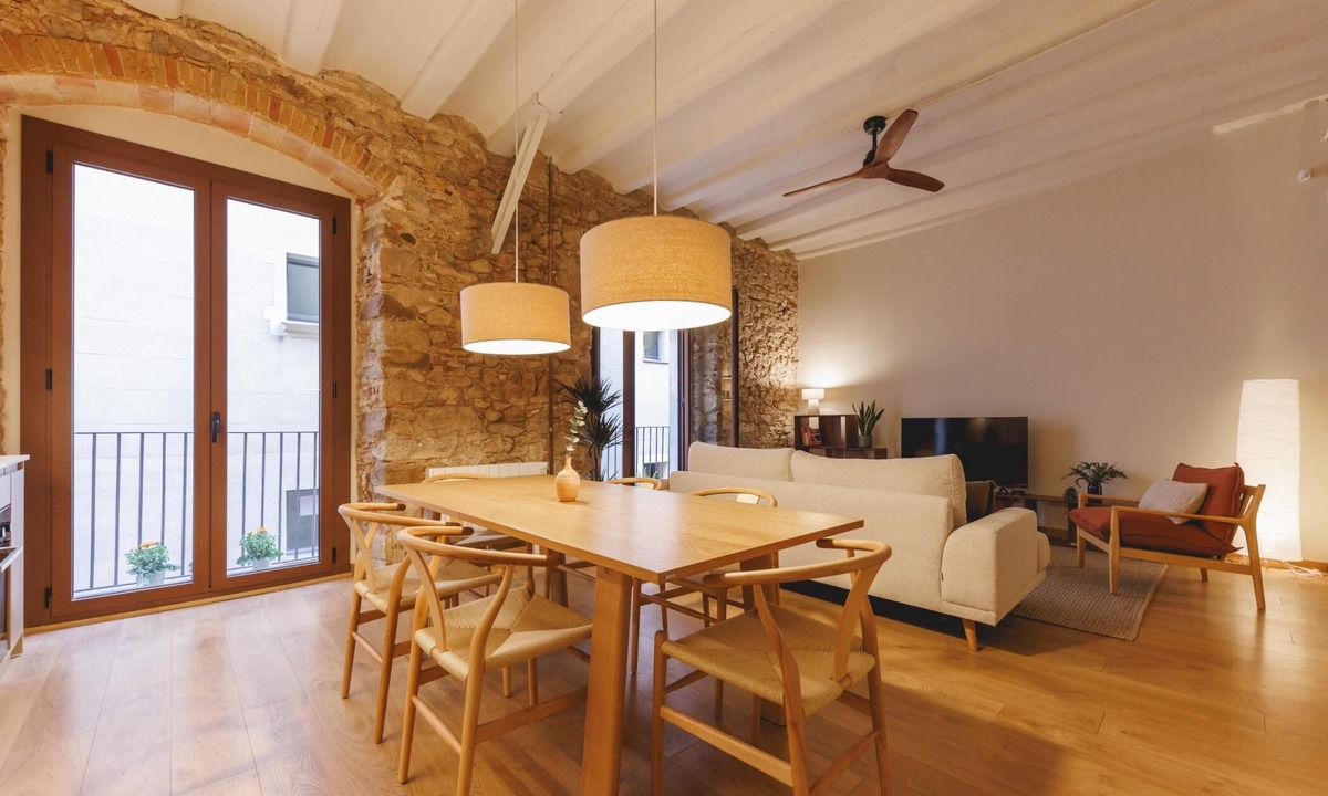 Barri Vell Apartment | Bravissimo Estudi Verd; Spacious 3-bedroom apartment in the Historic Centre