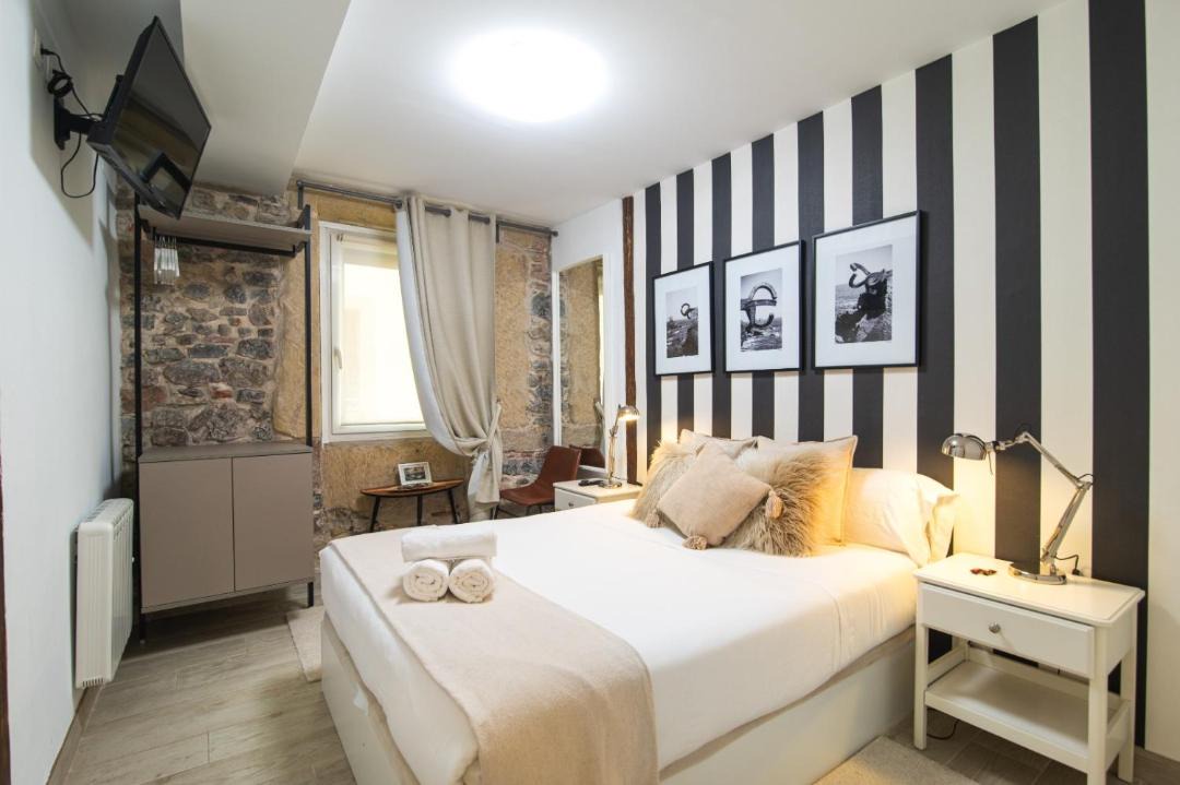 Old Town Apartment | Bell Tower Old Town with AC