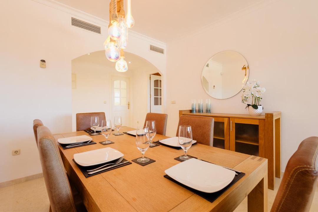 Elviria Apartment | Holiday apartment with private terrace, just 10 minutes by car from Elviria Beach, Marbella