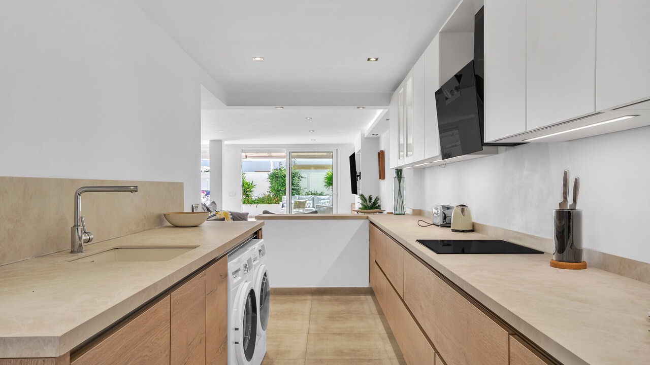 Photo of Kitchen in Golden Mile