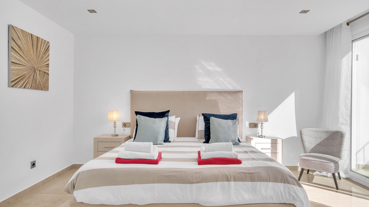 Photo of Bedroom in Golden Mile