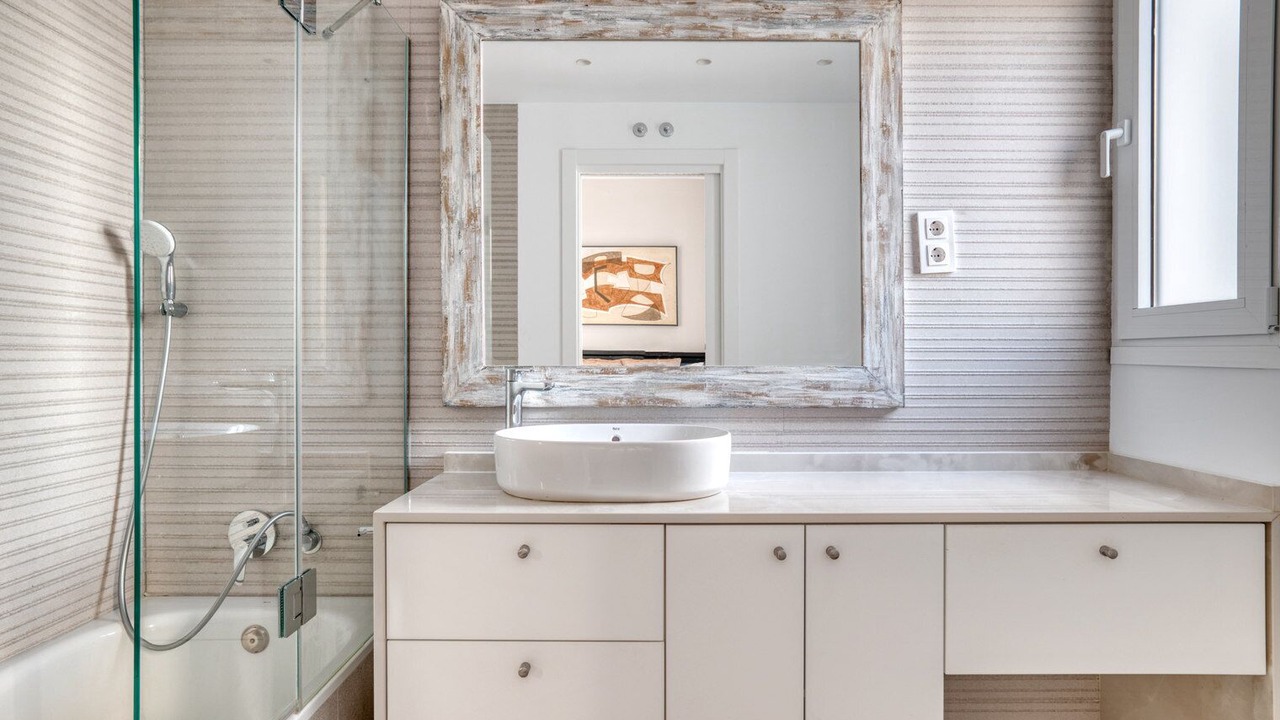 Photo of Bathroom in Lista
