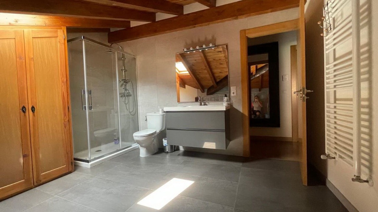 Photo of Bathroom in Aniezo