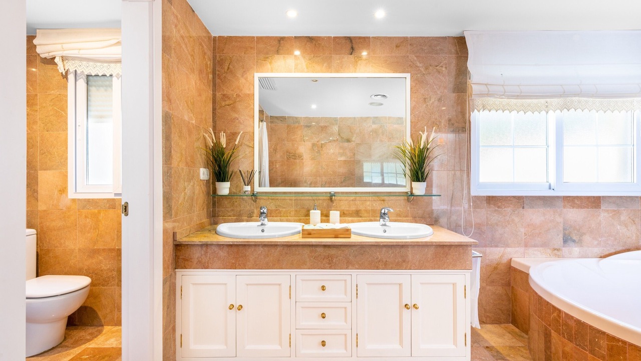 Photo of Bathroom in Golden Mile