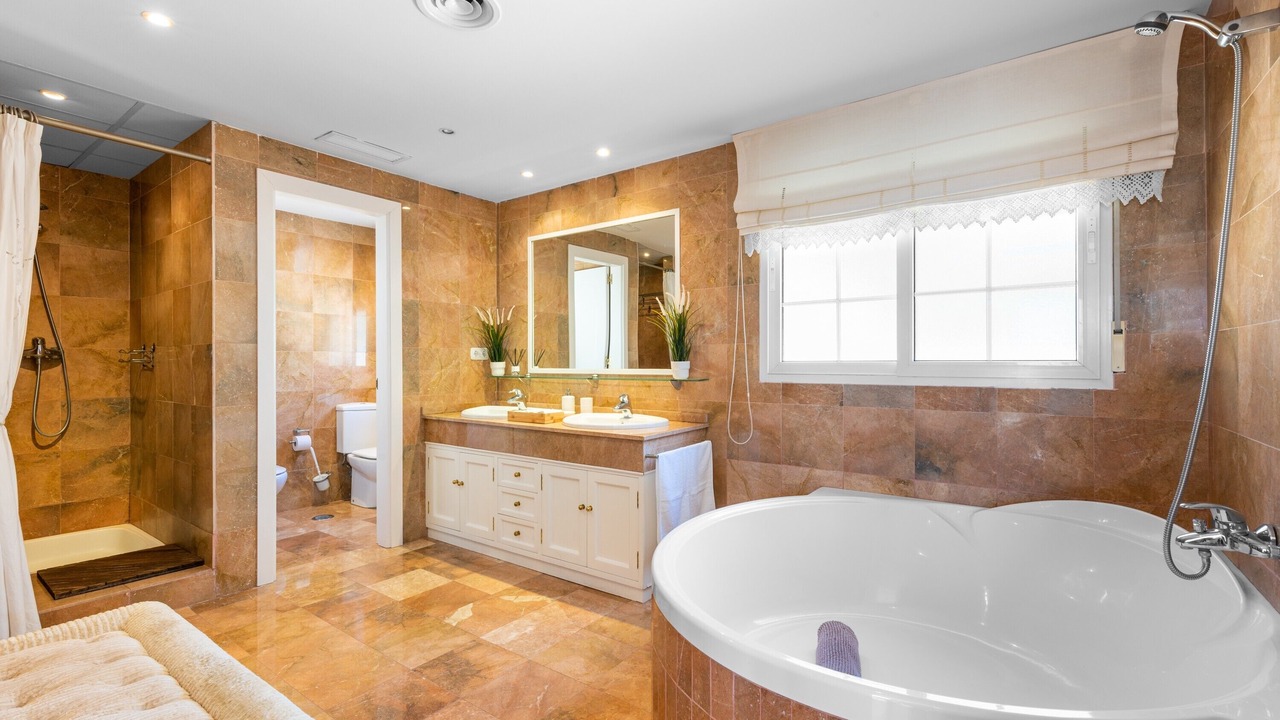 Photo of Bathroom in Golden Mile
