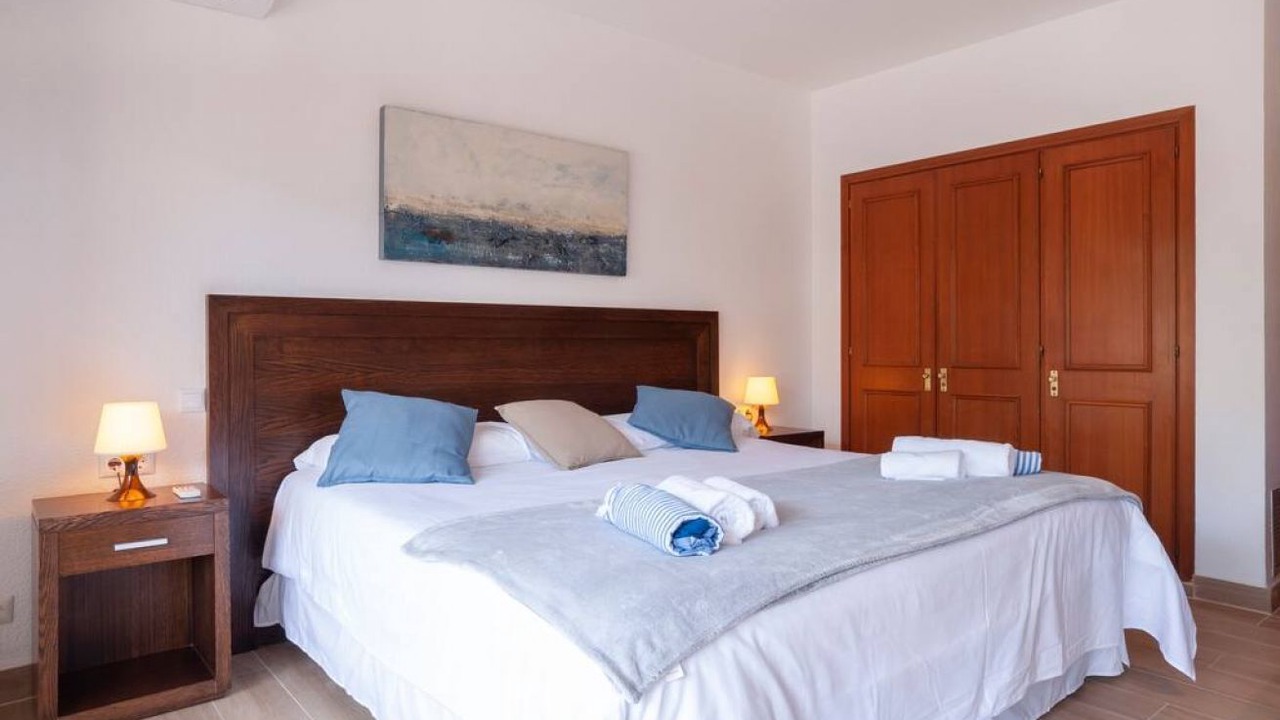 Photo of Bedroom in Golden Mile