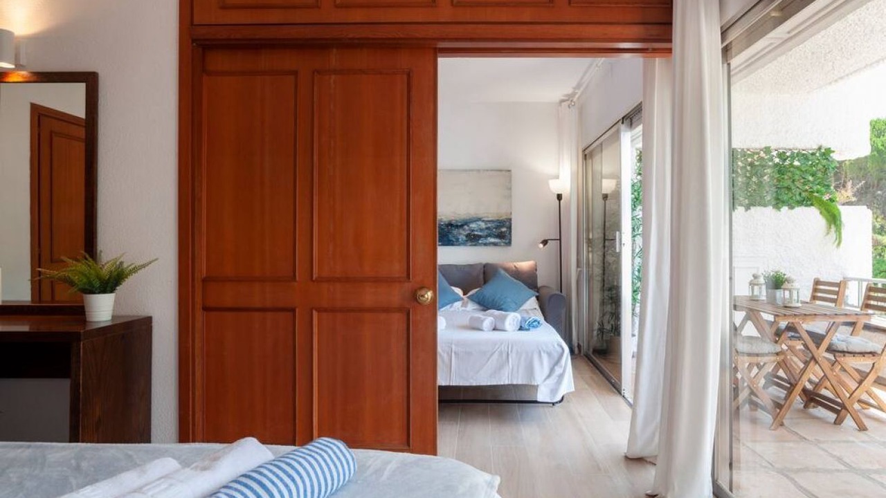 Photo of Bedroom in Golden Mile