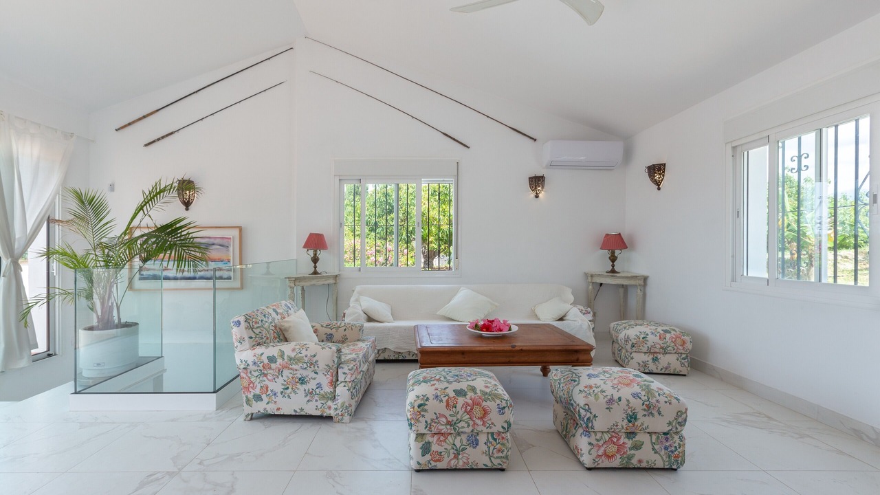 Photo of Livingroom in New Golden Mile