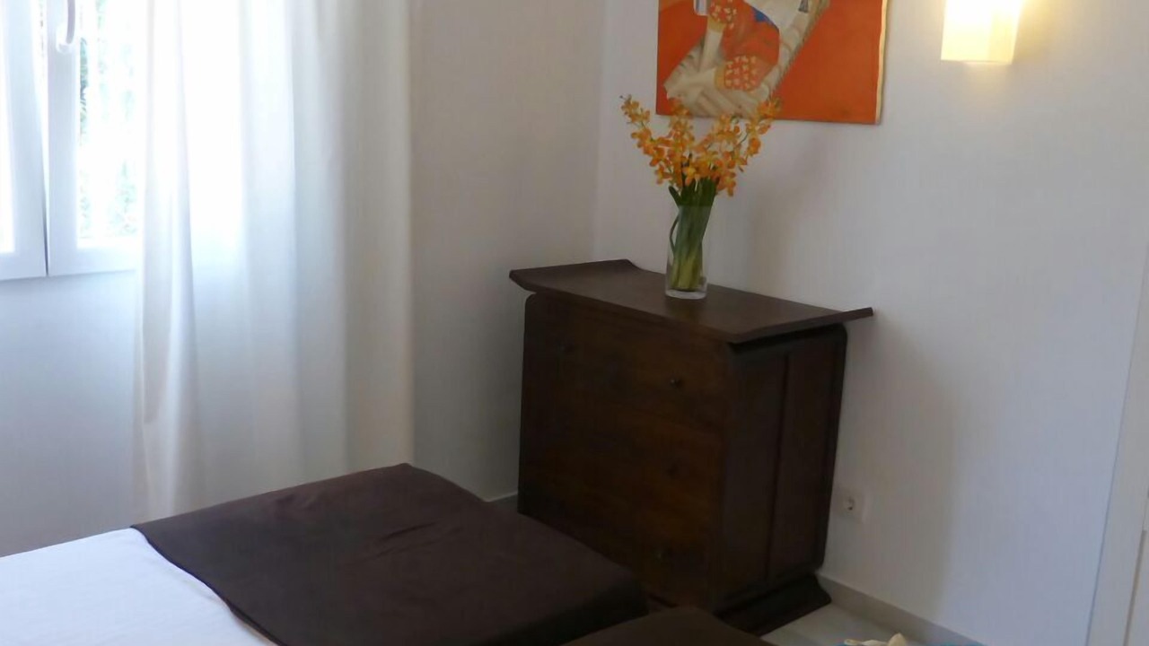 Photo of Bedroom in Golden Mile