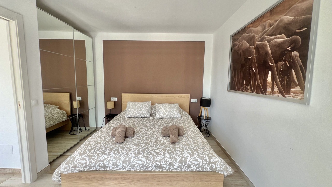 Photo of Bedroom in Golden Mile