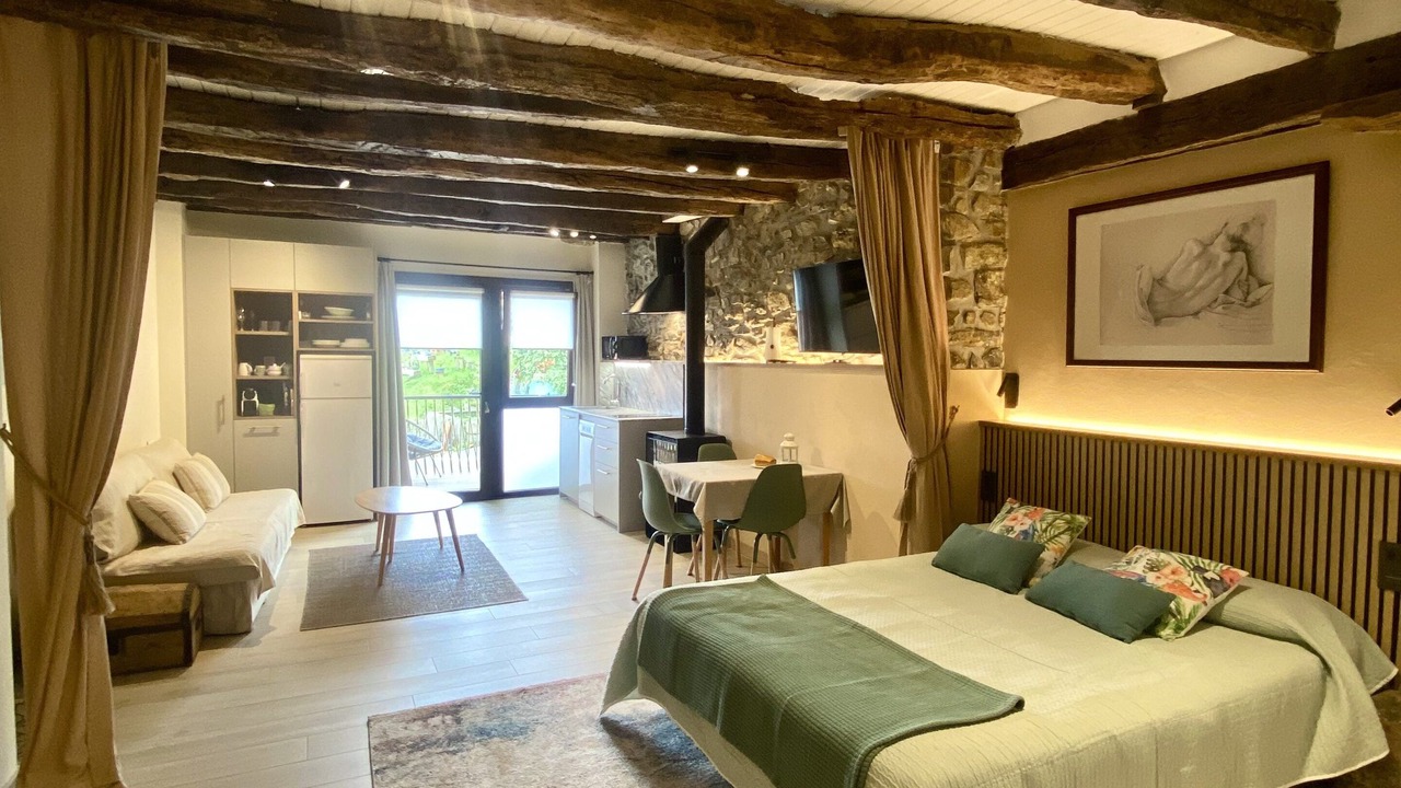 Photo of Bedroom in Aia