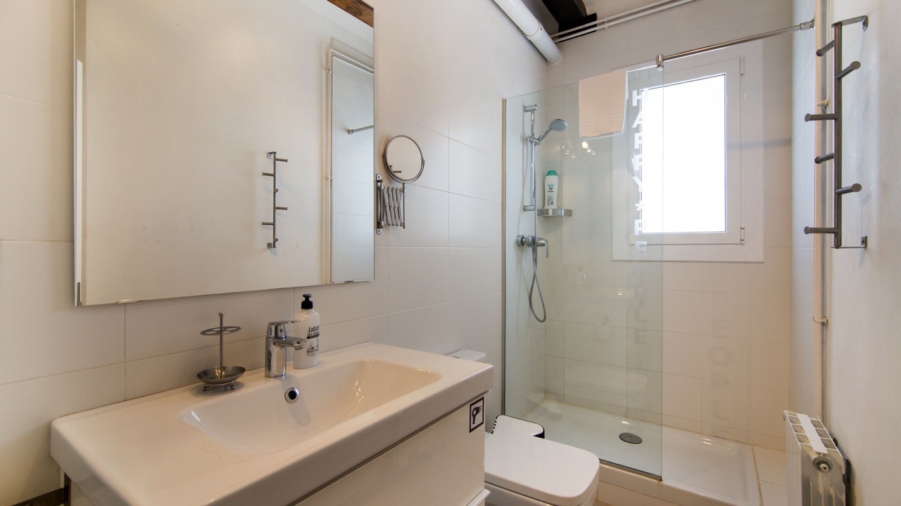 Photo of Bathroom in El Poble-sec