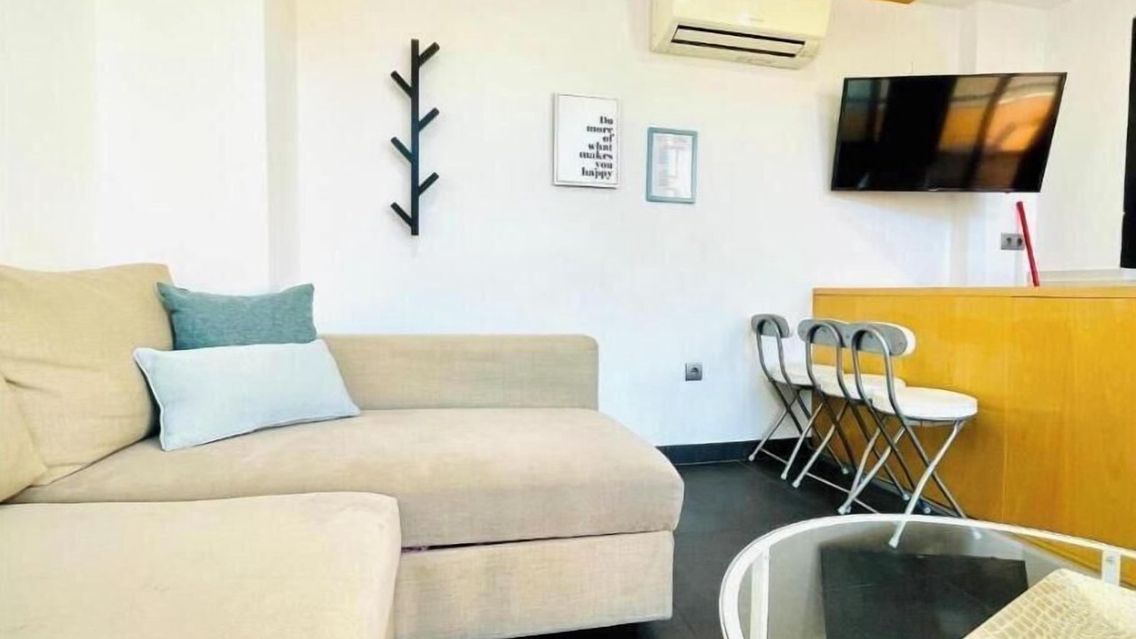 Photo of Livingroom in Central District