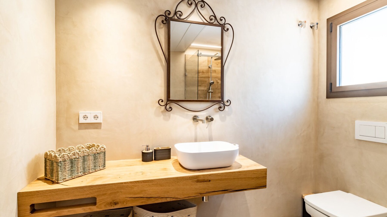 Photo of Bathroom in Camos