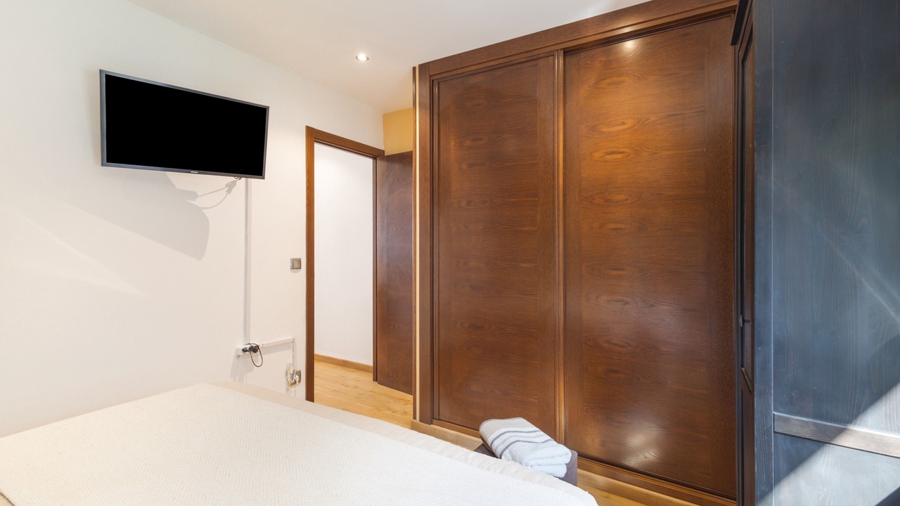 Photo of Bedroom in Los Angeles de San Rafael