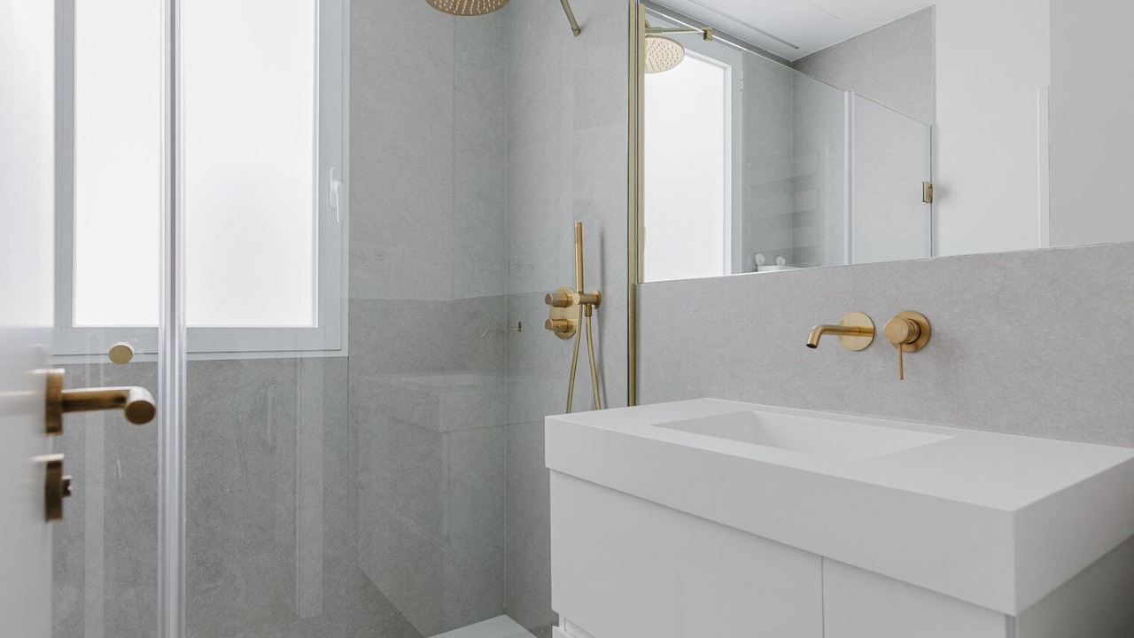 Photo of Bathroom in Lista