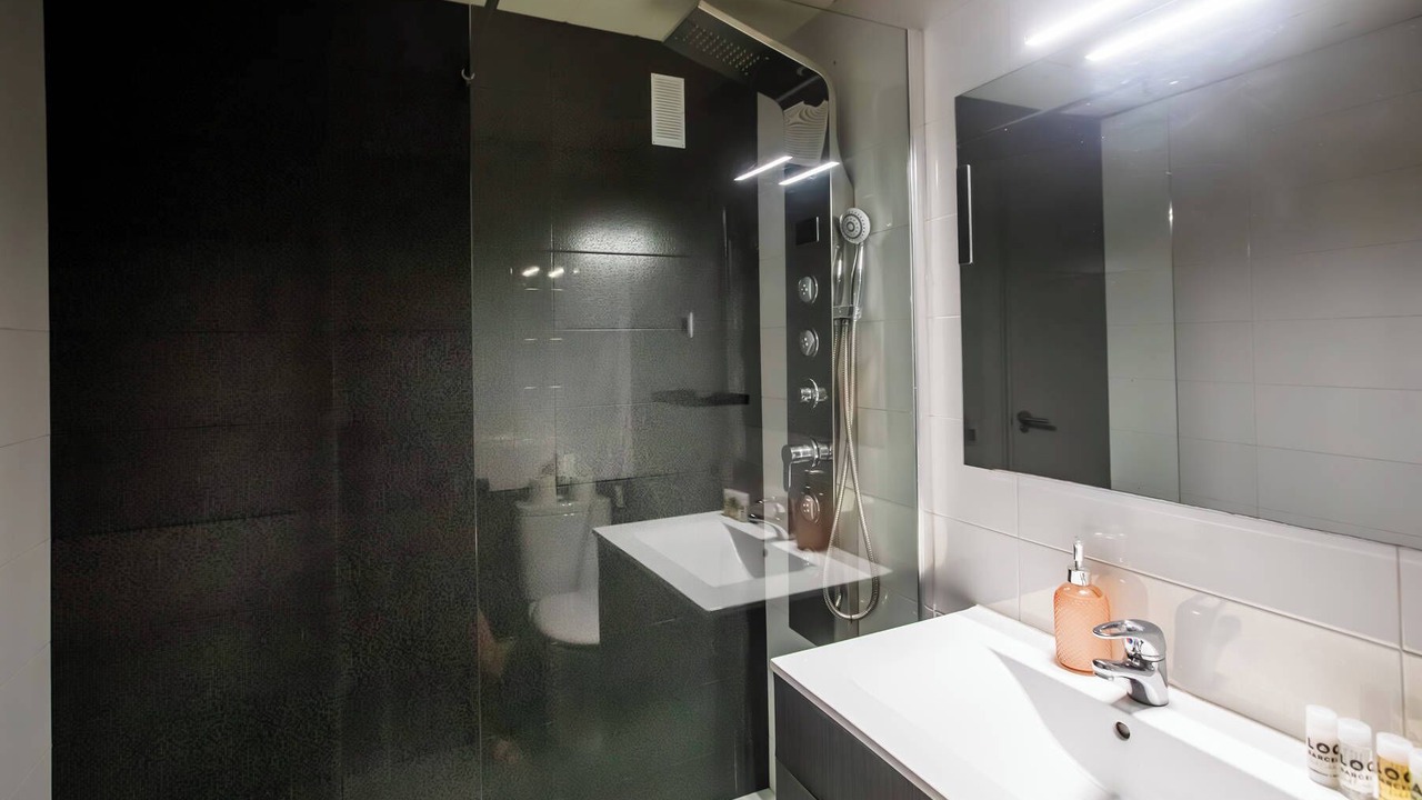 Photo of Bathroom in El Poble-sec