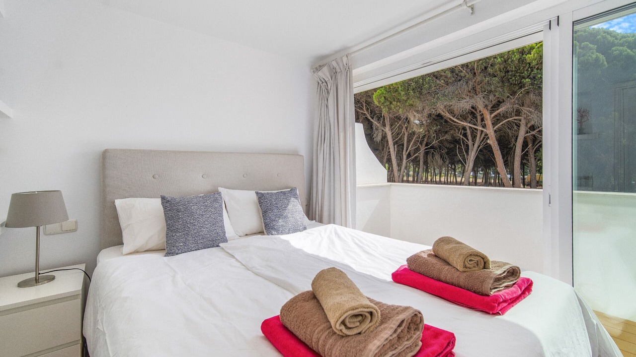 Photo of Bedroom in Golden Mile