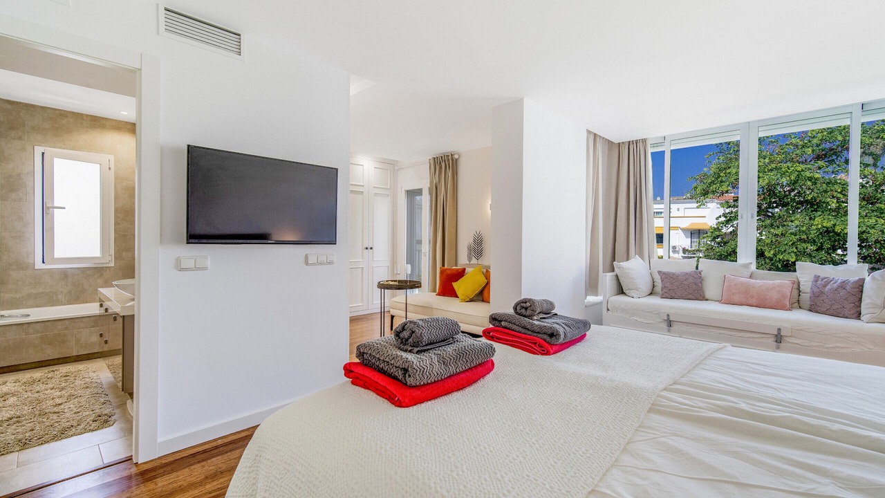 Photo of Bedroom in Golden Mile