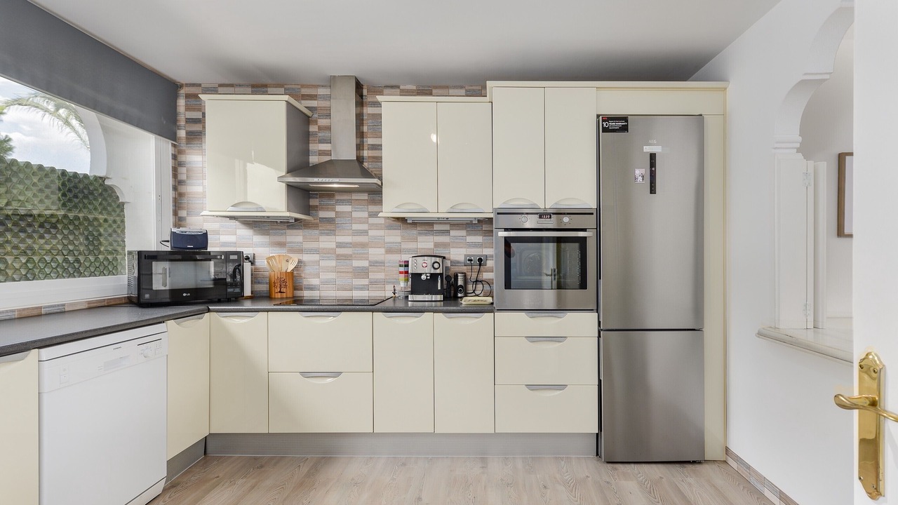 Photo of Kitchen in New Golden Mile