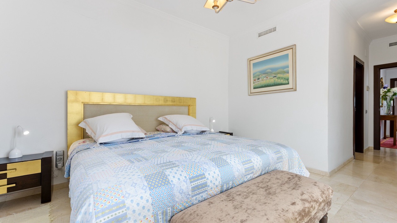 Photo of Bedroom in Golden Mile