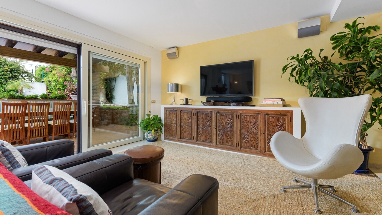 Photo of Livingroom in Golden Mile