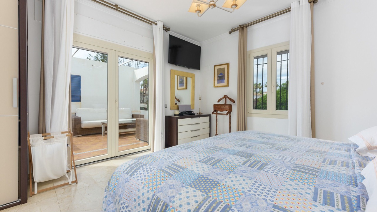 Photo of Bedroom in Golden Mile