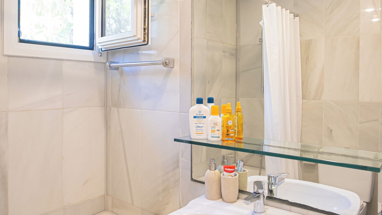 Photo of Bathroom in Golden Mile