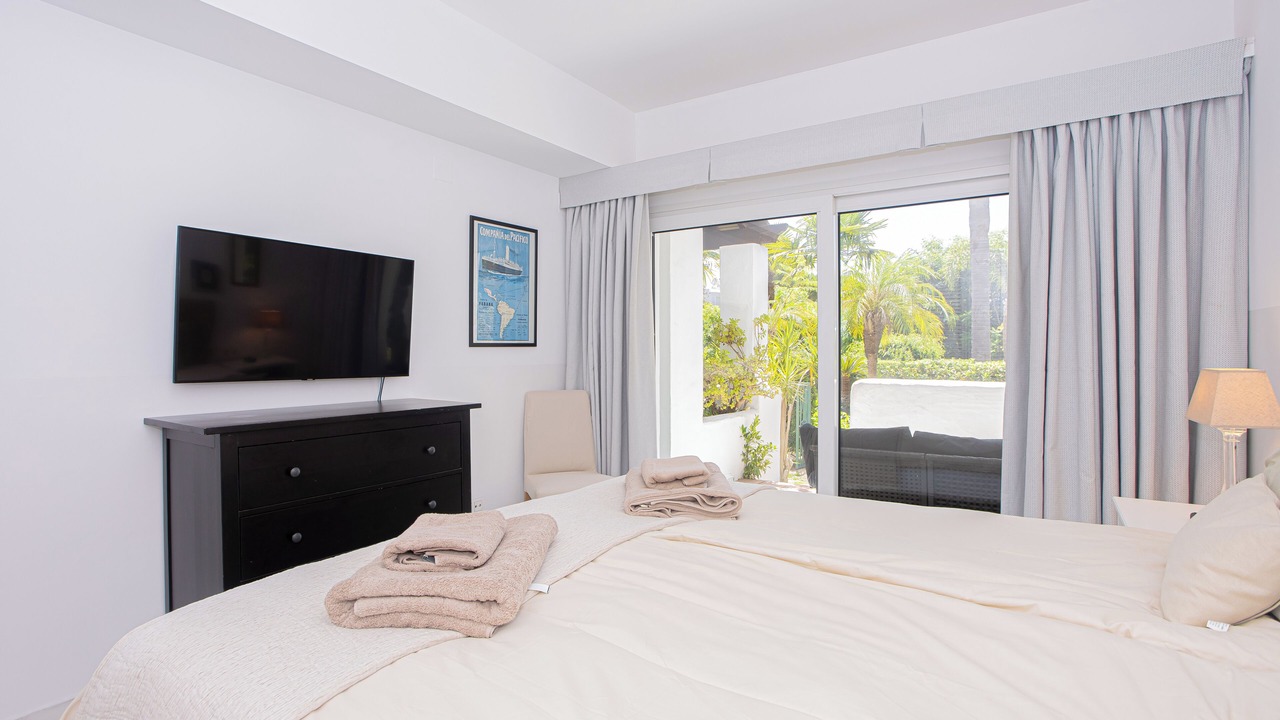 Photo of Bedroom in Golden Mile