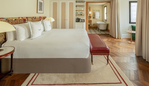 Deluxe Family Room