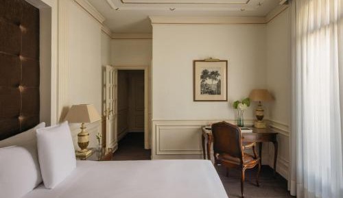 Grand Supreme Room with Jacuzzi Red Level