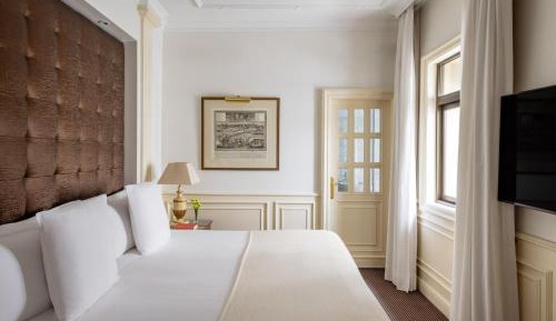 Junior Suite Red Level