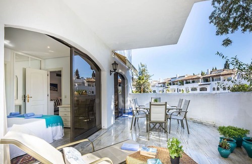 Elviria Apartment | Cosy apartment for 4 people with WIFI, pool, TV and terrace