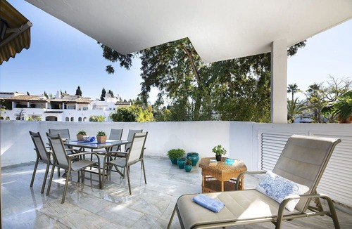 Elviria Apartment | Cosy apartment for 4 people with WIFI, pool, TV and terrace