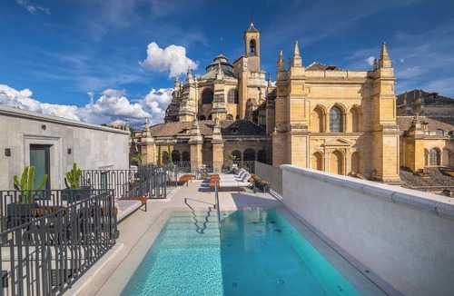 Central District Hotel | Gran Hotel Claridge Granada - Preferred Hotels & Resorts