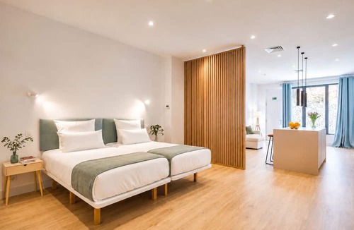 Villaverde Apartment | Paseo Suites Hotel