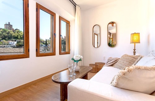 Albaicin Apartment | Genteel Home Plaza Nueva IV