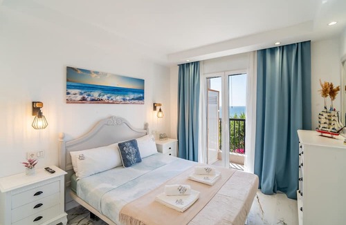 El Faro Apartment | Cubo's El Faro Beach Apartment with Pool/sea views/close to beach/free wifi
