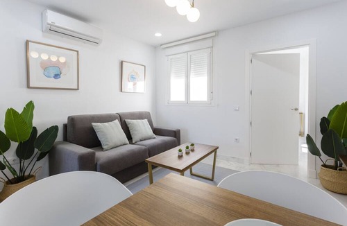 Old Town Apartment | Interior apartment without terrace - BRUJULA by Cadiz4Rentals