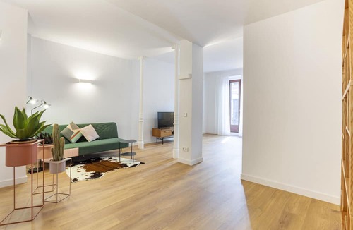 Cortes Apartment | Cibeles Luxe III apartment in Madrid