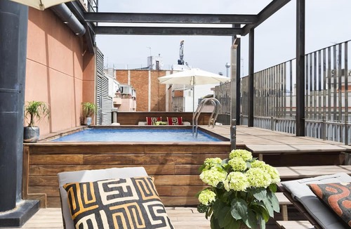 el Fort Pienc Apartment | My Space Barcelona 6 Apart. to have 48 people around the Triunfo Arco