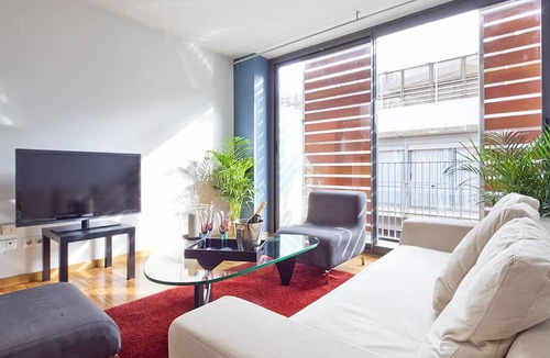 El Putget i Farro Apartment | Private Terrace Penthouse that Accommodates 6 guests near the center