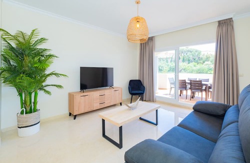 Elviria Apartment | Cubo's Apartamento Santa Maria Green Hills 3B/community pool/free parking/close to beach