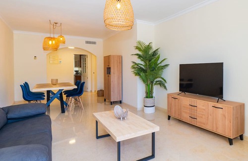 Elviria Apartment | Cubo's Apartamento Santa Maria Green Hills 3B/community pool/free parking/close to beach