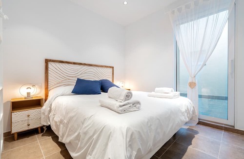 Calafell Apartment | Apartment 'Mabicarent Playa 1' with Private Terrace, Wi-Fi and Air Conditioning