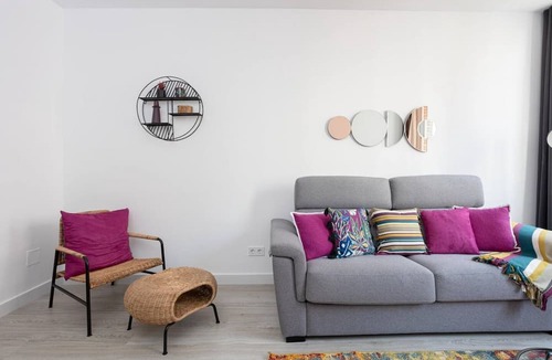 el Camp d'en Grassot i Gracia Nova Apartment | Charming 2 bedroom in Trendy Gracia, 5 mins from the metro and 10 from Sagrada Familia!